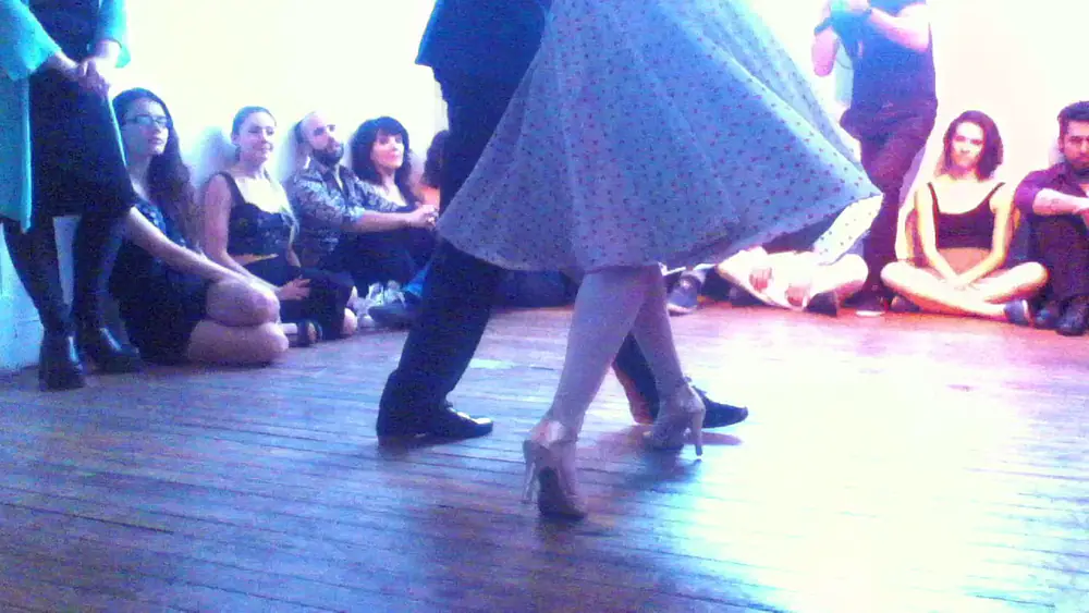 Video thumbnail for Carolina Couto Tango y Emanuel Ledesma bailan en el Centro Cultural El Batacazo (4 de 4)