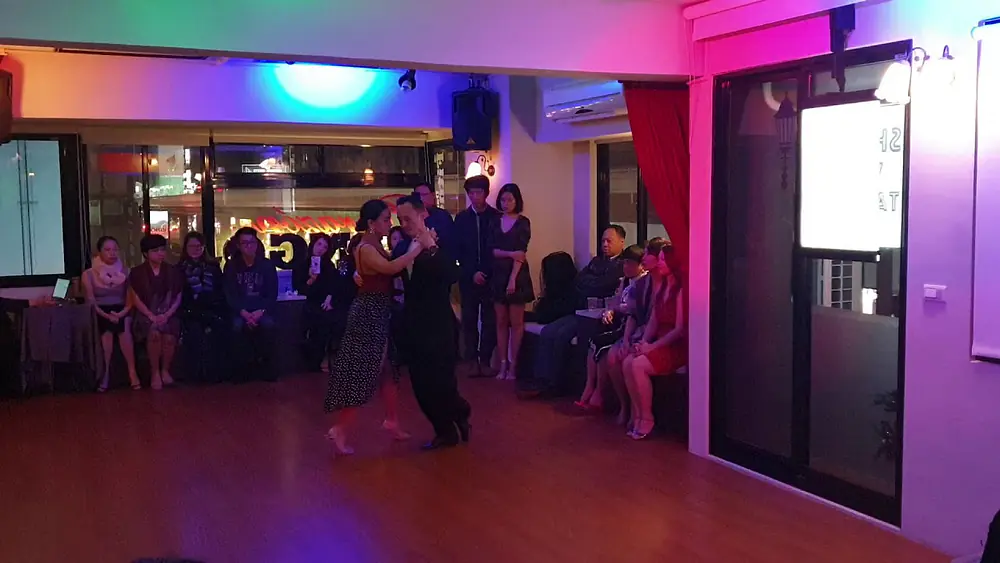 Video thumbnail for Daniel Liu & Joy Wang @ 2019.12.07 Alvaro Salas & Julieta Cappiello Master Milonga