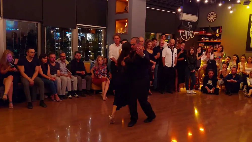 Video thumbnail for Elpida Gallou & Mert Mert / Te Aconsejo Que Me Olvides