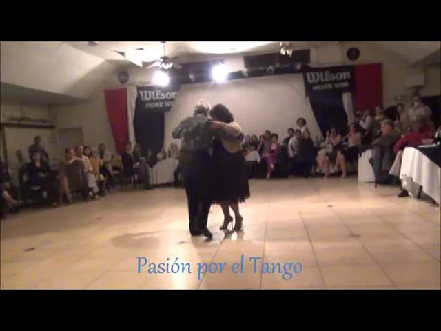 Video thumbnail for Elina Roldan & Graciela Gonzalez y Parejita Bailando JAMAS RETORNARAS en el Club Arquitectura