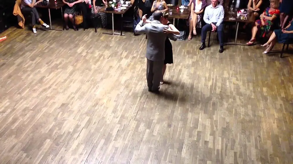 Video thumbnail for Santiago Castro y Carla Rossi -  Remembranzas