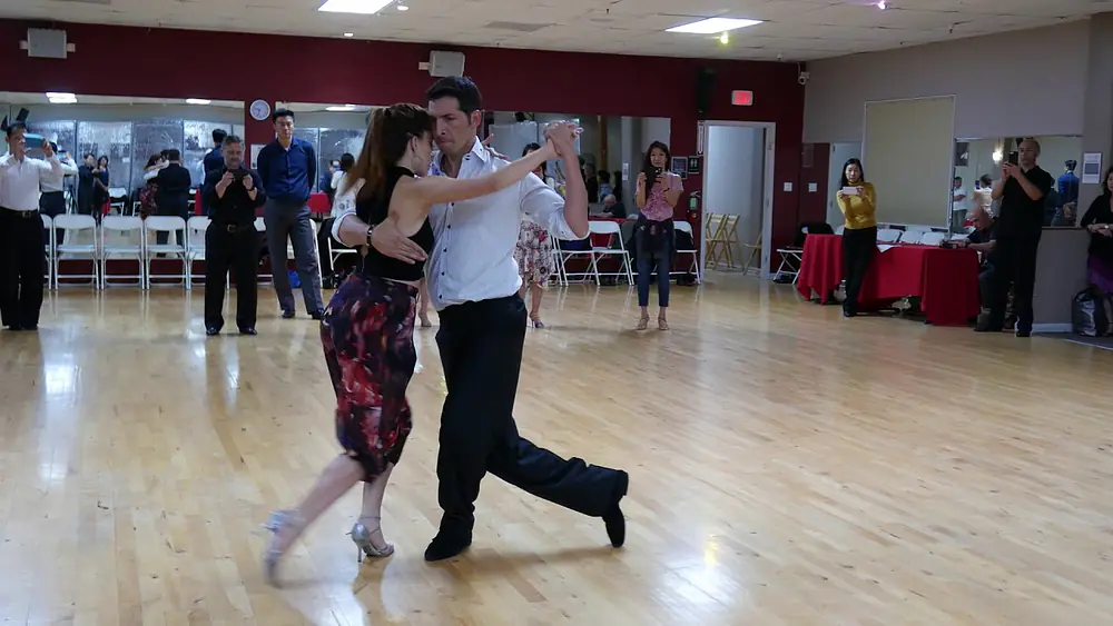 Video thumbnail for Maxi Coppello & Raquel Makow Tango Class Demo 2017 Nov 3