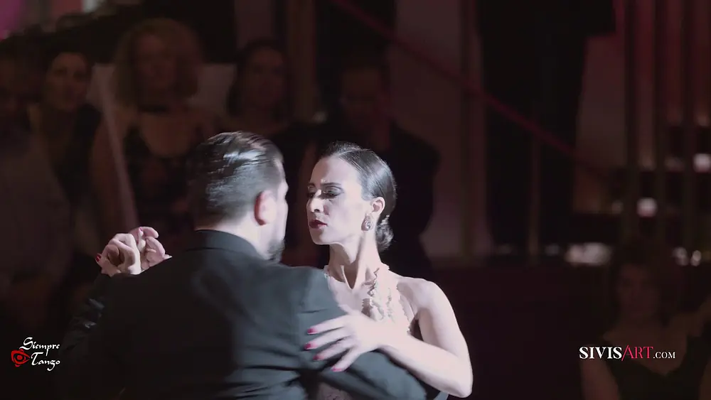 Video thumbnail for Natalia Hassan & Leonel Mendieta 4/4 Tango exhibition by Sivis'Art