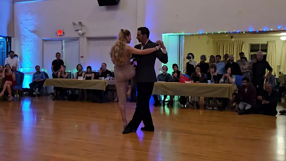 Video thumbnail for Maxi Copello and Karu Terenzio at La Reina milonga (1 of 3)