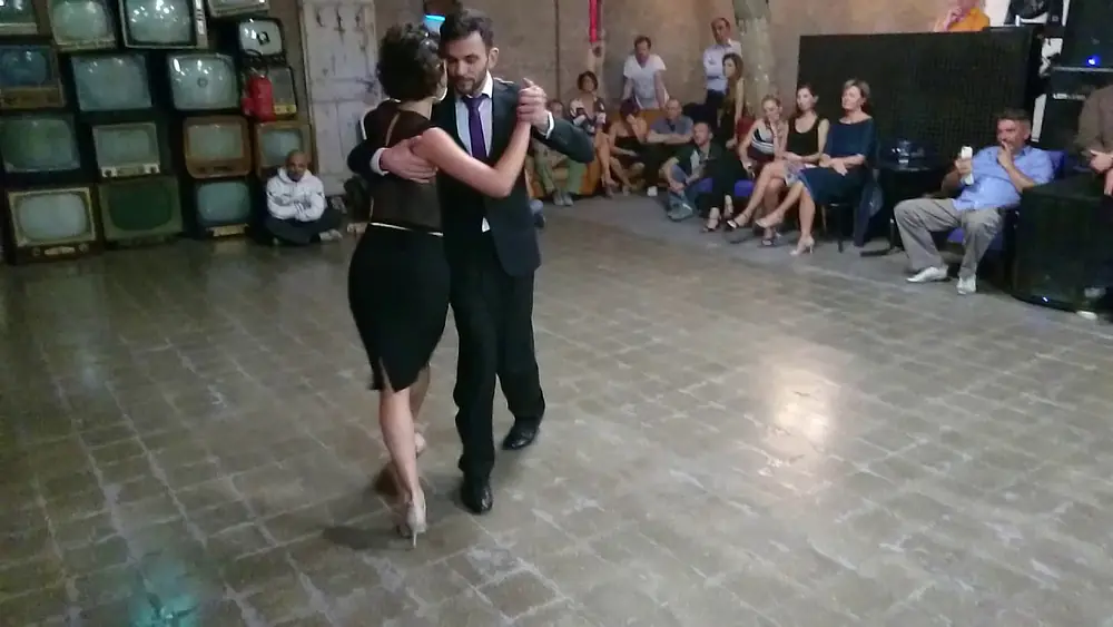 Video thumbnail for Bruno Tombari e Rocio Lequio  Milonga  Sì Mikasa- 20/09/2017
