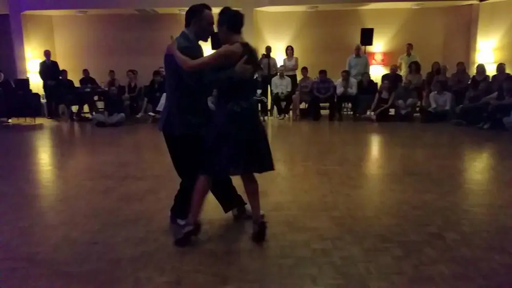 Video thumbnail for Argentine tango: Lucila Cionci & "Joe" Corbata - Tus Palabras y la Noche