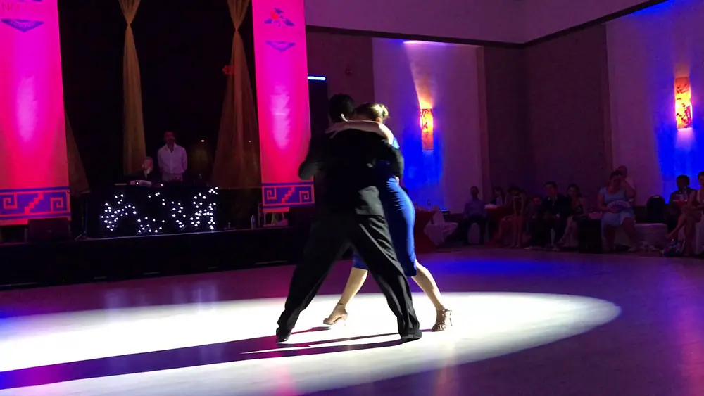 Video thumbnail for Carlos Espinoza & Noelia Hurtado