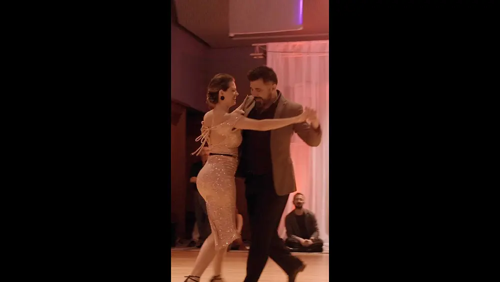 Video thumbnail for Natacha Lockwood and Andres Molina – Romance de barrio #laventanatango #030tango #tango