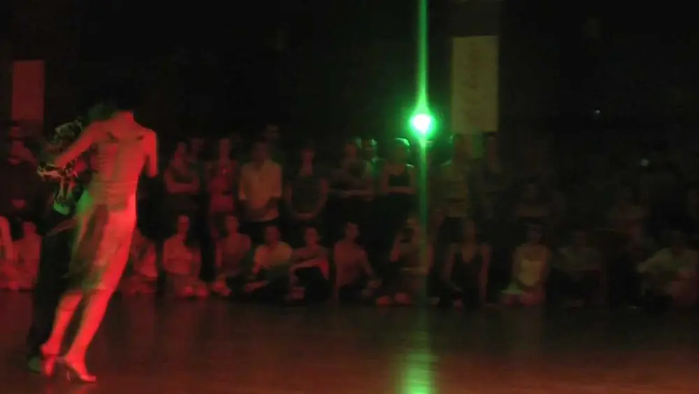 Video thumbnail for Gaston Torelli & Moira Castellano - t3.MTS