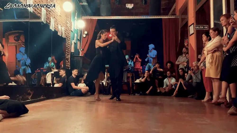 Video thumbnail for Mariana Dragone & Ricardo Biggieri bailan con El Cachivache Tango Mi serenata