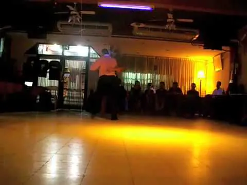 Video thumbnail for Daniele Calà & Graziella Pulvirenti bailando una Milonga en "Milonga 10" (Buenos Aires)