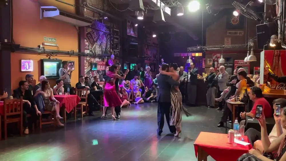 Video thumbnail for Virginia Vasconi y Juan Cupini con Analia Morales y Gabriel Ponce @ Milonga Caro Tango 3/27/23