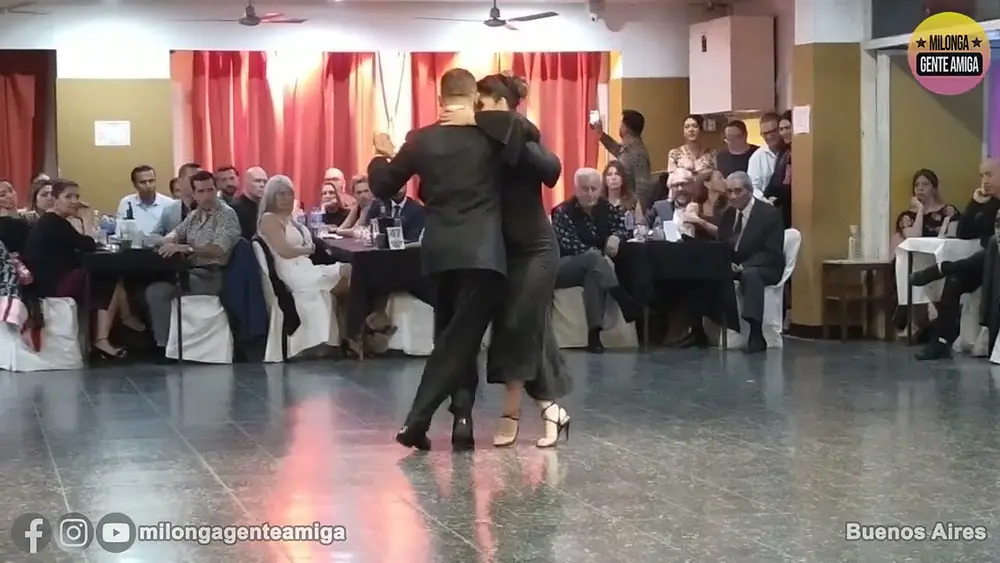 Video thumbnail for Frank Obregón y Majo Garcés  - Milonga Gente Amiga -  2022 (1 de 3)