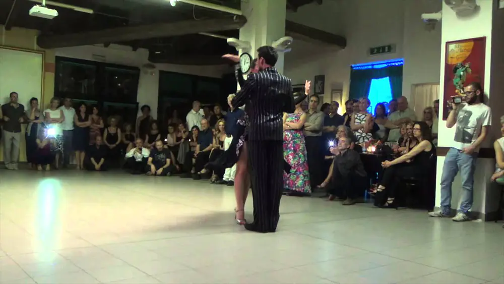 Video thumbnail for Andrea Vighi y Chiara Benati - Tango Escenario - Circolo La Fattoria di Bologna