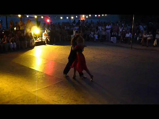 Video thumbnail for CESAR AGAZZI y VIRGINIA UVA à la Milonga du P'tit Bal Perdu. "Cafe Dominguez"