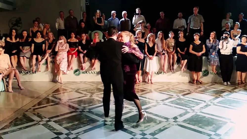 Video thumbnail for Maria y Carlos Rivarola - La Vida del Tango Festival 2018 (2/3)