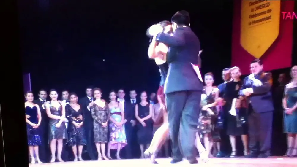 Video thumbnail for Bailaron los campeones de estilo salón 2015 - Clarisa Aragón & Jonathan Saavedra - 26/08/15