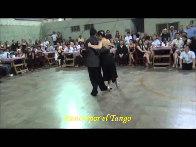 Video thumbnail for PAO SANZ y FACUNDO DE LA CRUZ bailando el tango TORRENTE en LA MILONGA DEL MORAN
