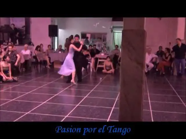 Video thumbnail for VERONICA VAZQUEZ & ALEJANDRO BERON bailando VOLVAMOS A EMPEZAR en FLOREAL MILONGA