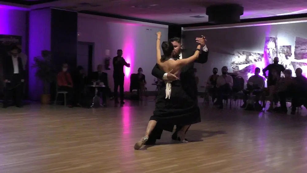 Video thumbnail for 2021 Cristian Palomo y Melisa Sacchi en Oviedo Tango Festival 2/4
