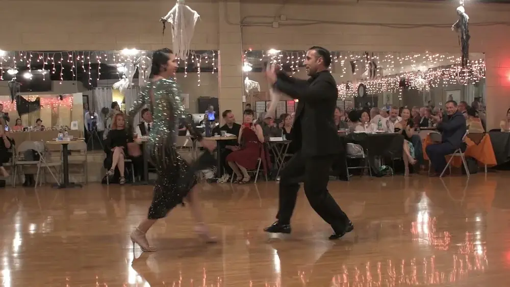 Video thumbnail for Yesica Esquivel and Ariel Leguizamon at Milonga Sonata 3/4