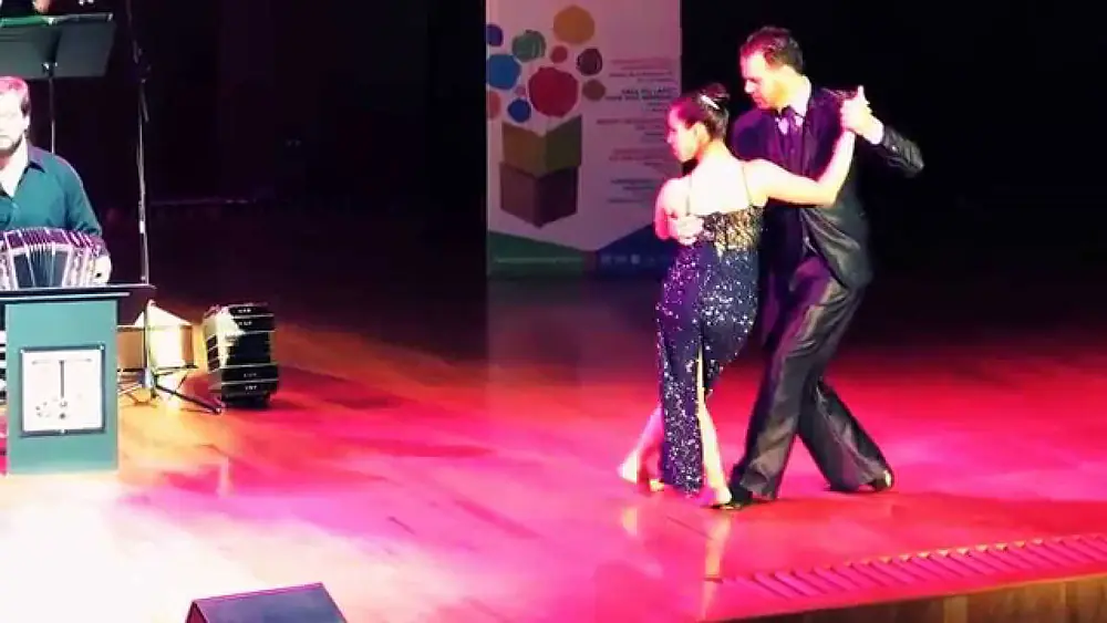 Video thumbnail for Gabriela Carmina & Dennys Fernandez interpretan Baila este tango conmigo