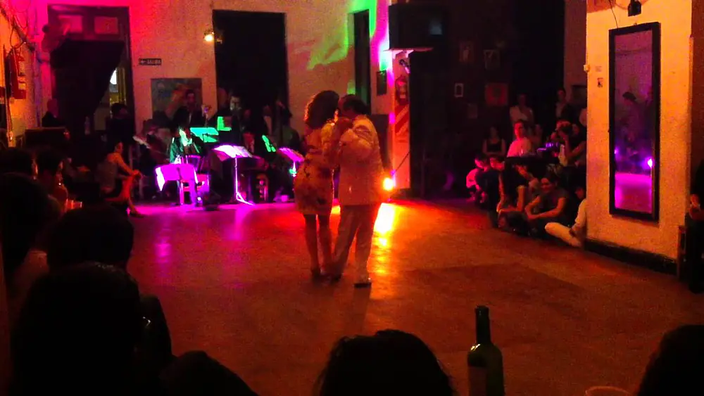 Video thumbnail for RECUERDO - Rascacielos con Natalia Lucarini y Carlos Copello en Milonga en Orsay