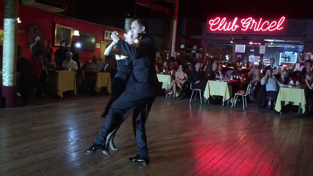 Video thumbnail for Martin La Bruna y Andrea Bestvater un Tango "Jamas Retornaras" de Miguel Calo canta Raul Beron