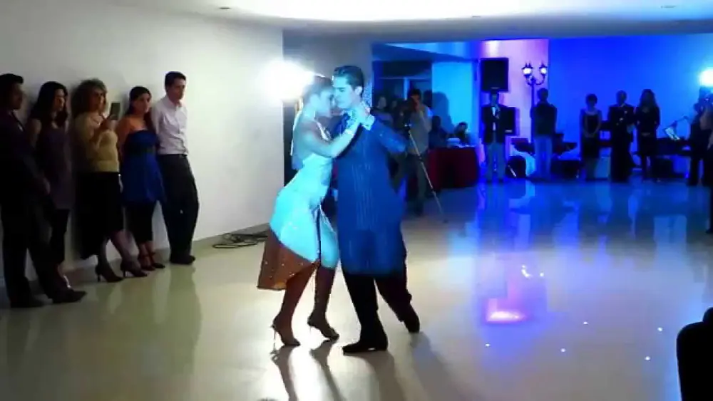 Video thumbnail for Edwin Espinosa & Alexa Yepes interpretan Pasional