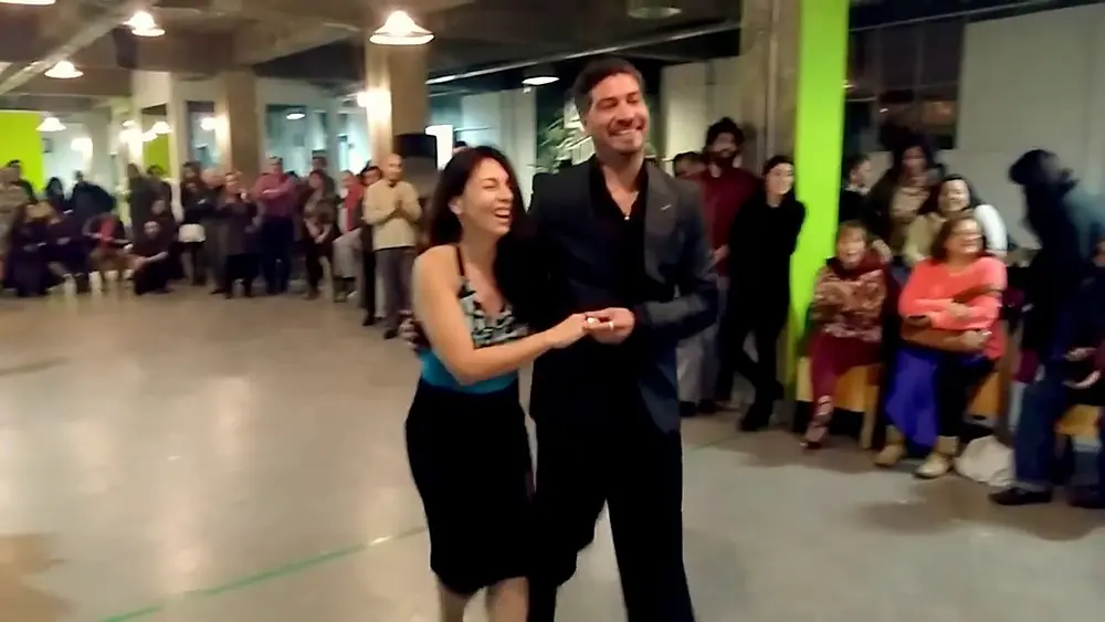 Video thumbnail for Mamié Sancy & Enzo Hoces / Milonga Callejera - 22 julio 2017