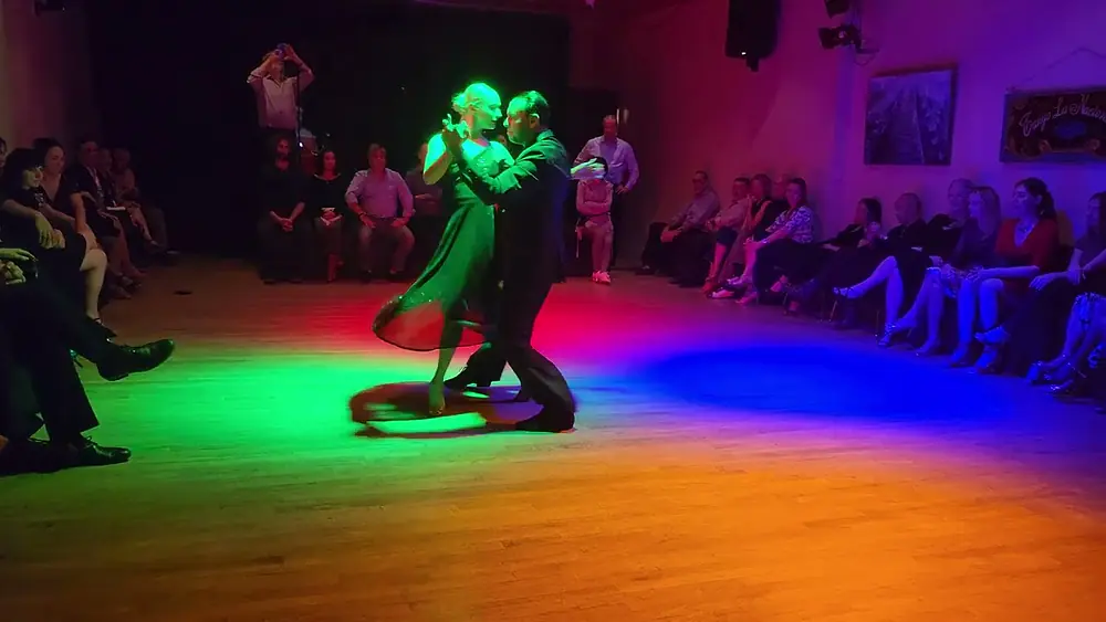 Video thumbnail for Argentine tango: Eleonora Kalganova & Andres  Bravo - Mi Novia de Ayer