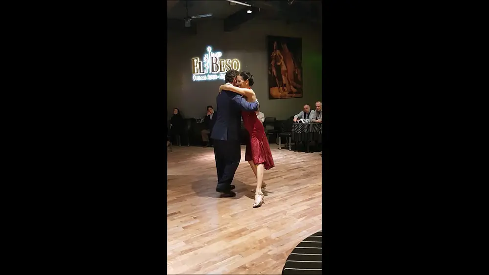 Video thumbnail for Juan Amaya y Valentina Garnier en Milonga "El Beso"