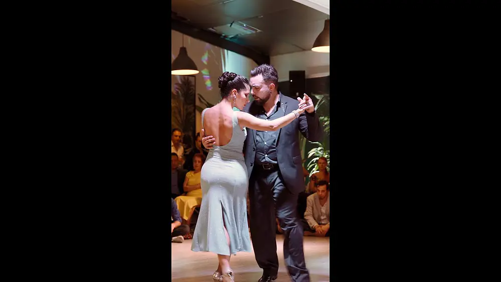 Video thumbnail for Clarisa Aragon and Jonathan Saavedra – Desencuentro #clarisayjonathan #lesintanguptibles #030tango