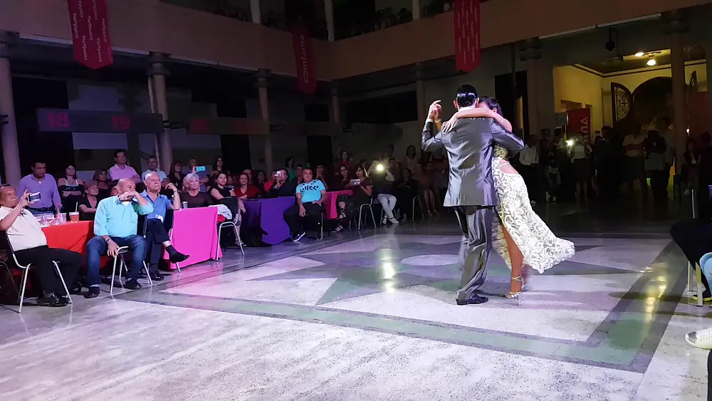 Video thumbnail for Juan David Vargas y Paulina Mejía en Milonga del Claustro - Vals