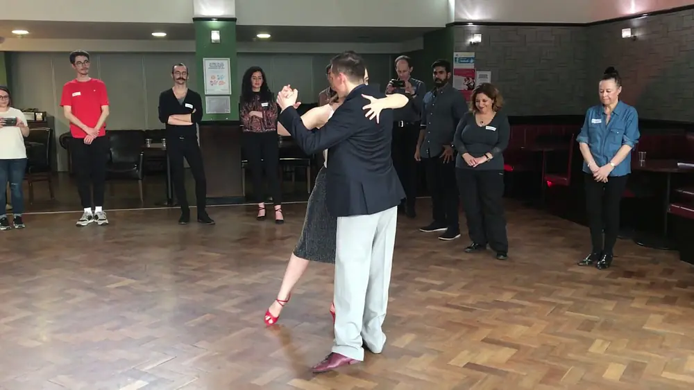 Video thumbnail for Tango Dancing: De Floreo - Pugliese // Pablo Rodriguez & Anne Bertreau