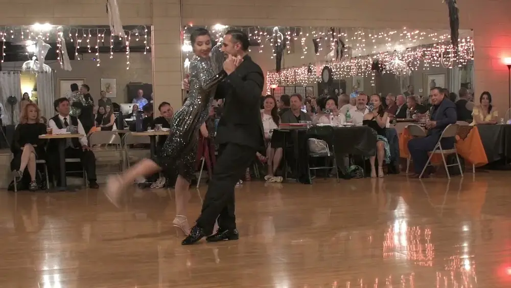 Video thumbnail for Yesica Esquivel and Ariel Leguizamon at Milonga Sonata 2/4