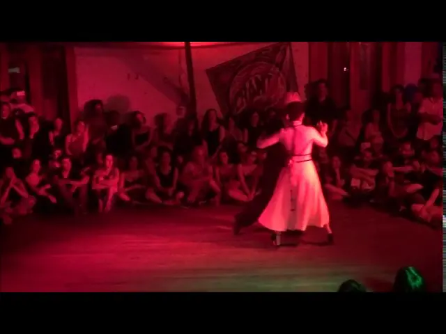 Video thumbnail for HUGO MASTROLORENZO & AGUSTINA VIGNAU Bailan en MILONGA CHANTA 4"