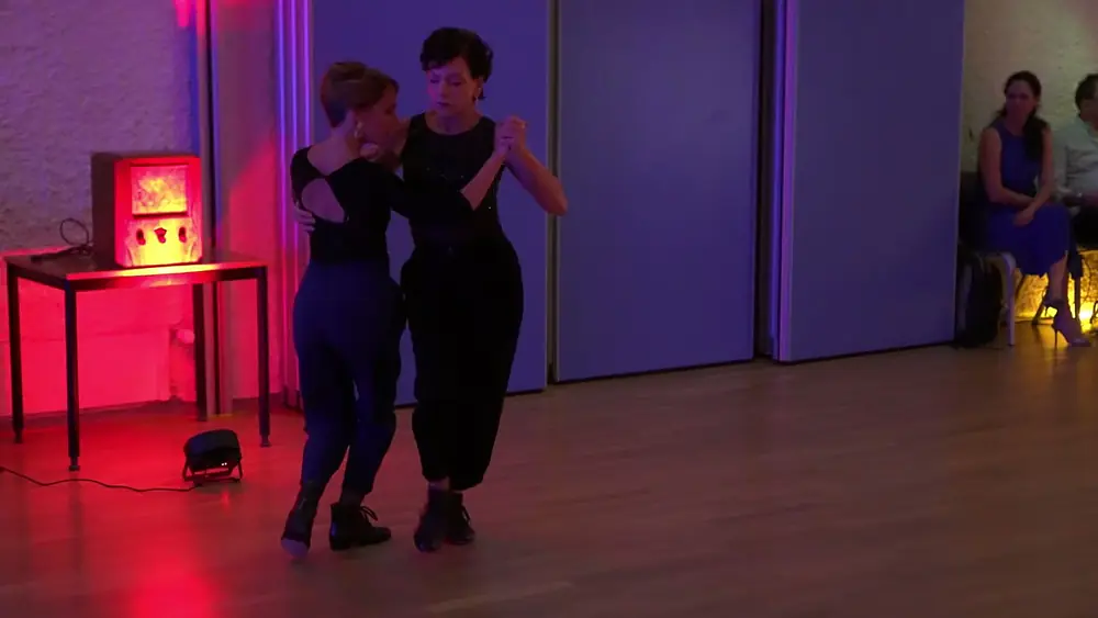 Video thumbnail for Magdalena Gutierrez & Claudia Codega, d'Arienzo -  Milonga Del Corazon @ Milonga Sentimental 15.4.23