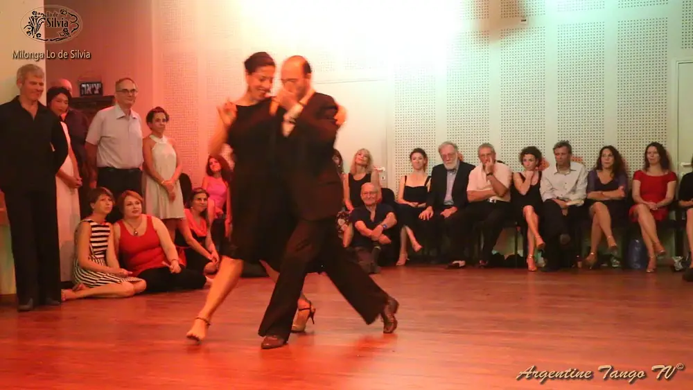 Video thumbnail for Analía Vega y Marcelo Varela - (3/4) - Milonga "Lo de Silvia" - Tel-Aviv - 25/10/2019