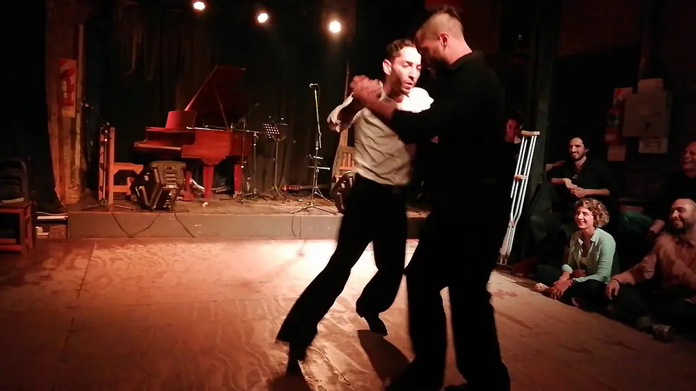 Video thumbnail for José Peluaga y El Chino Necchi en Milonga Paquita 3/3