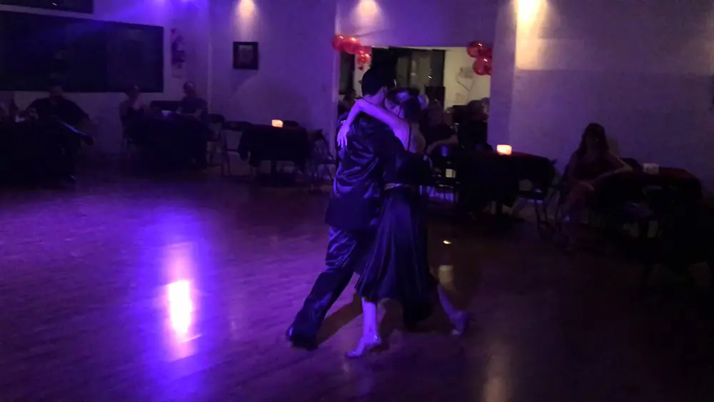 Video thumbnail for Carolina Couto y Emanuel Ledesma - Un Infierno - Osvaldo Requena y Floreal Ruiz