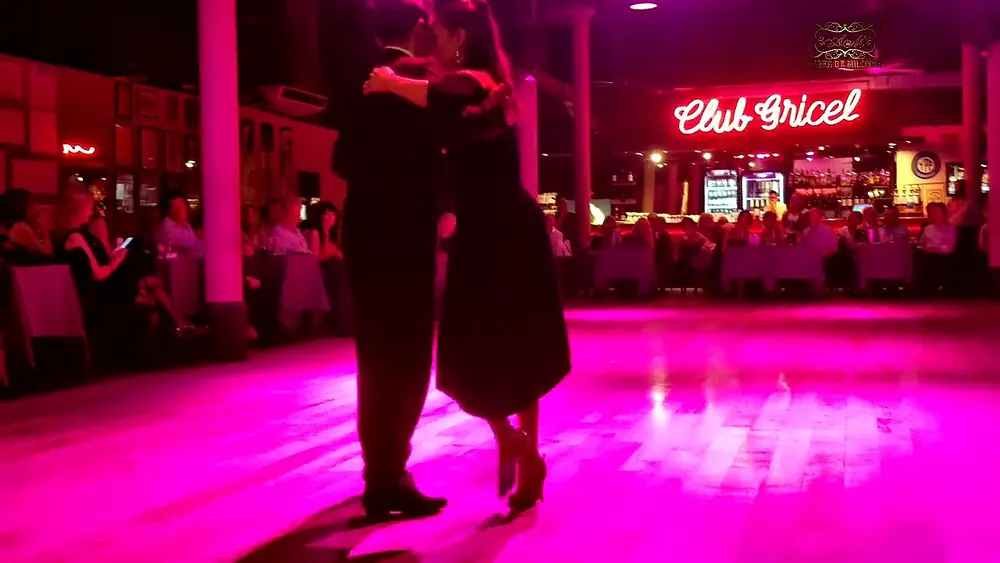Video thumbnail for Tango show Daniel Juarez y Alejandra Armenti en Yira Yira milonga