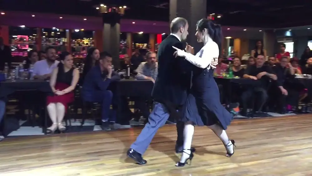 Video thumbnail for Cristina Sosa y Daniel Nacucchio at LA DEL CENTRO MILONGA (2/2)