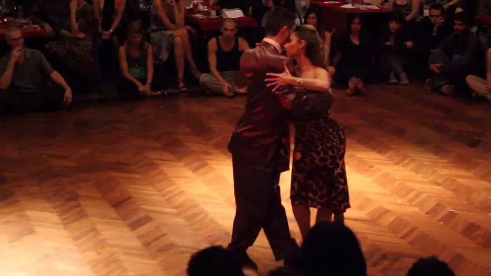 Video thumbnail for Javier Rodriguez y Noelia Barsi - Porteño y bailarin en SOHO TANGO