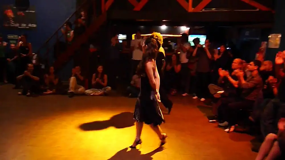 Video thumbnail for Federico Naveira & Inés Muzzopappa -  (1/4) El Yeite Tango Club in HD!