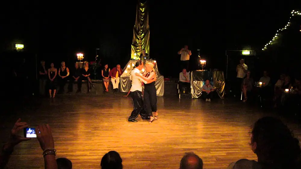 Video thumbnail for Helen La Vikinga and Pino Dangiola