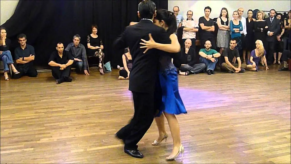 Video thumbnail for Florencia Labiano & Hernan Rodriguez  El colectivo - Paris 2.