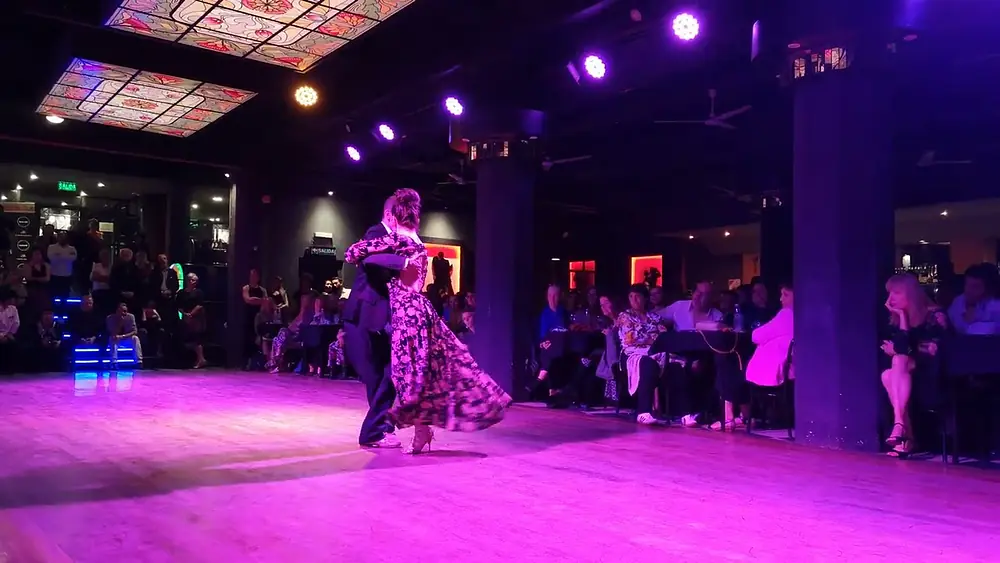 Video thumbnail for Erika López y José Halfon: Tango Bardo - Tigre Viejo