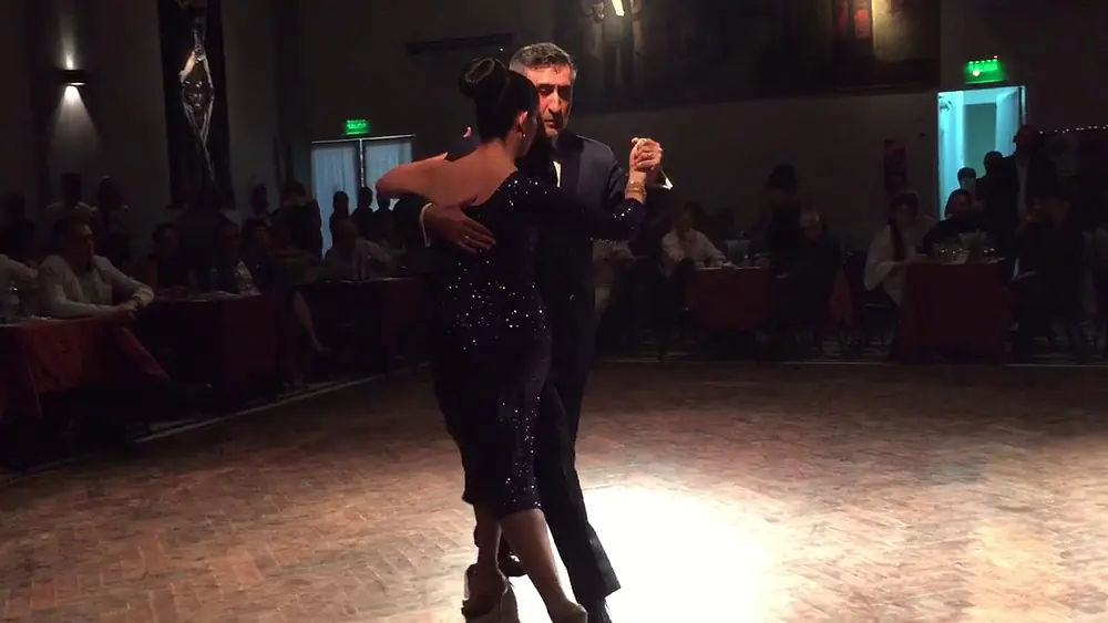 Video thumbnail for José Luis Gonzáles y Paulina Cazabon bailan un Tango "Viviani" de Carlos di Sarli