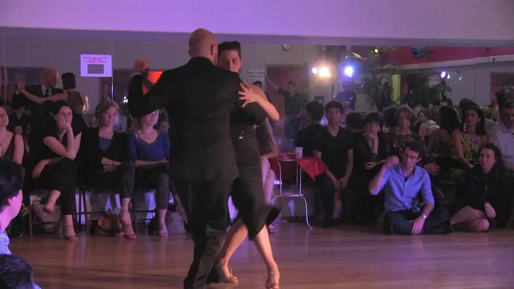 Video thumbnail for Selen Sürek et Alper Ergökmen dansent sur le tango Recien